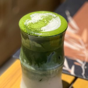 Iced Matcha Einspanner
